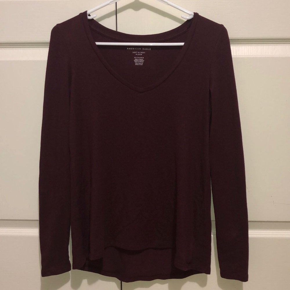 American Eagle vneck sweater
